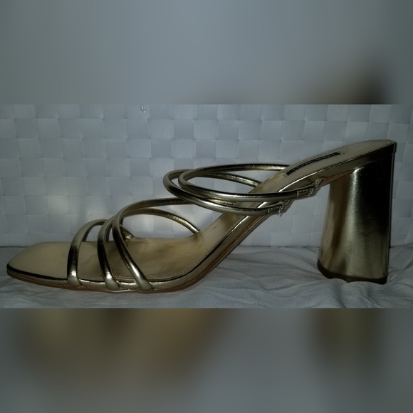 Size 12 Nine West Gold Girlie Block Heel Slide Sandals - Picture 2 of 4